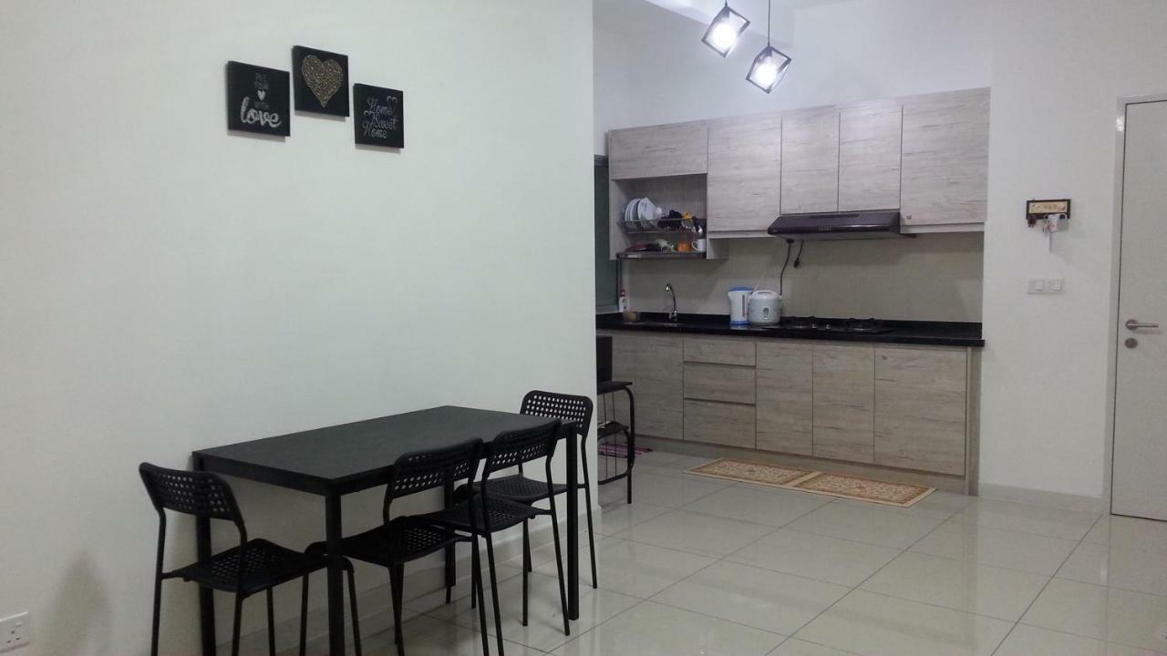 Az Homestay @ Southville City Bangi Esterno foto